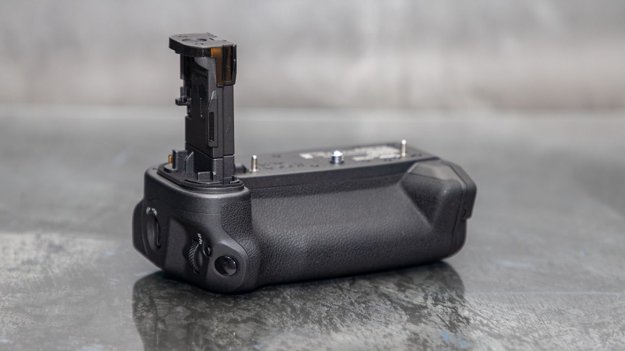 Canon BG-R20EP Battery Grip for Canon EOS R5 Mark II
