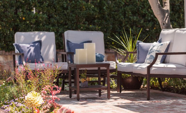 Clean Outdoor Cushions Treat Mildew, How To Clean Polyester Outdoor Furniture Cushions
