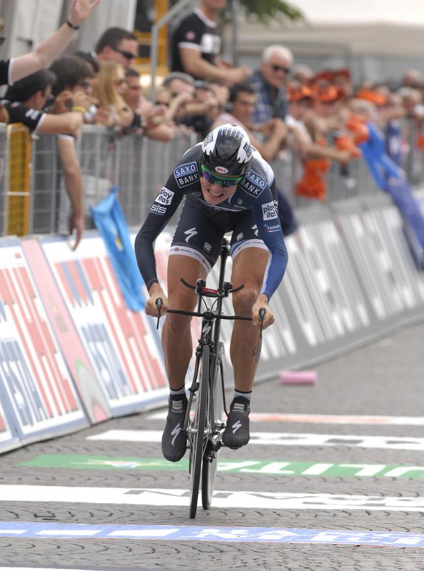 Gustav Larsson wins the final day time trial at the 2010 Giro