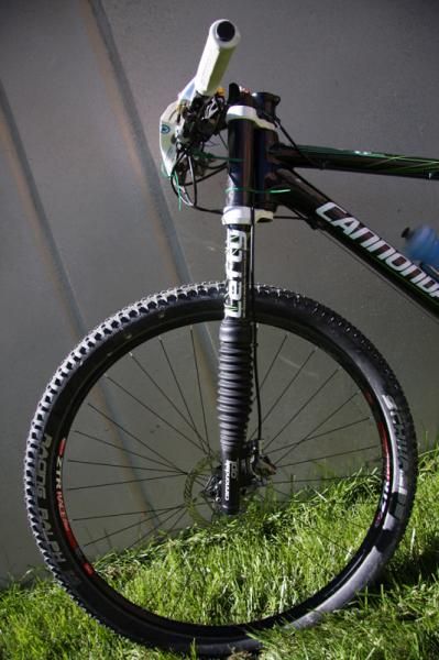 Lefty 29'er Carbon SL with 80mm travel.