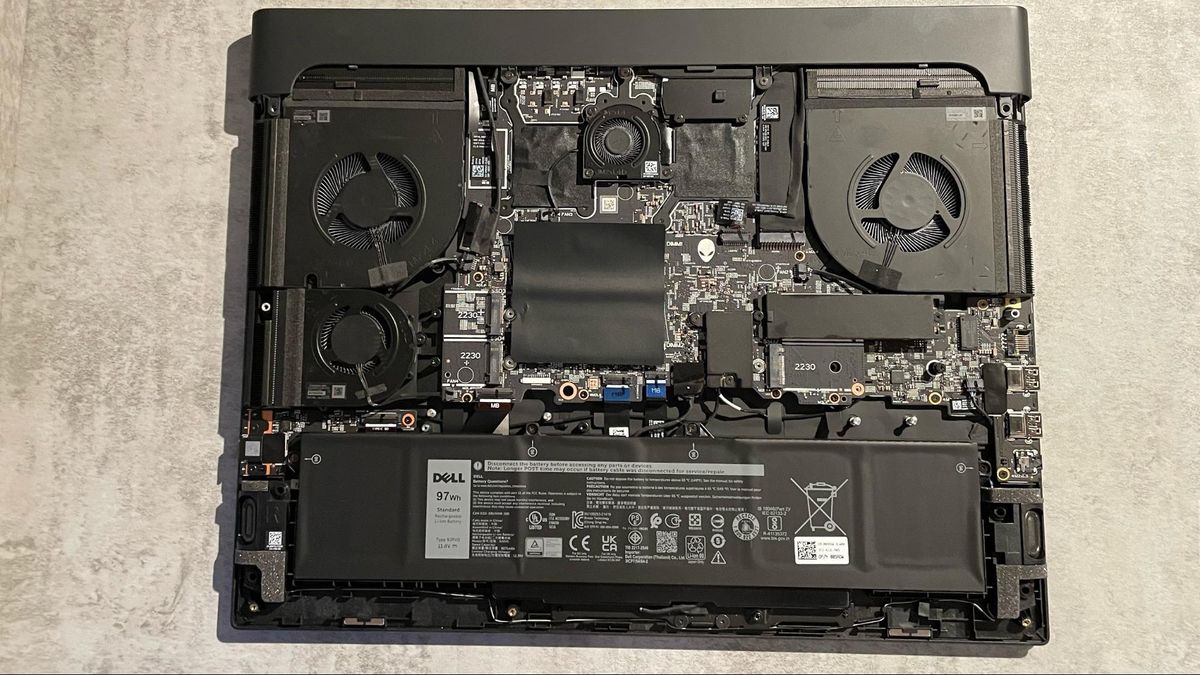 Alienware m18 R1