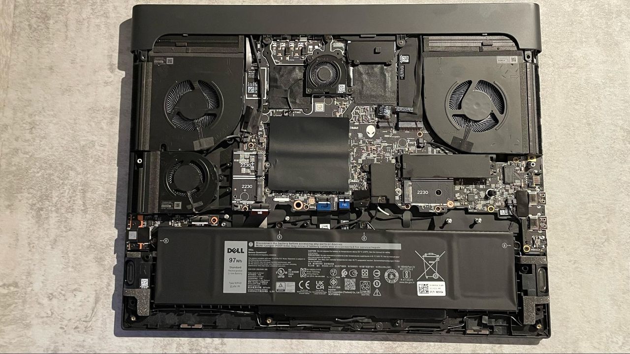 Alienware m18 R1
