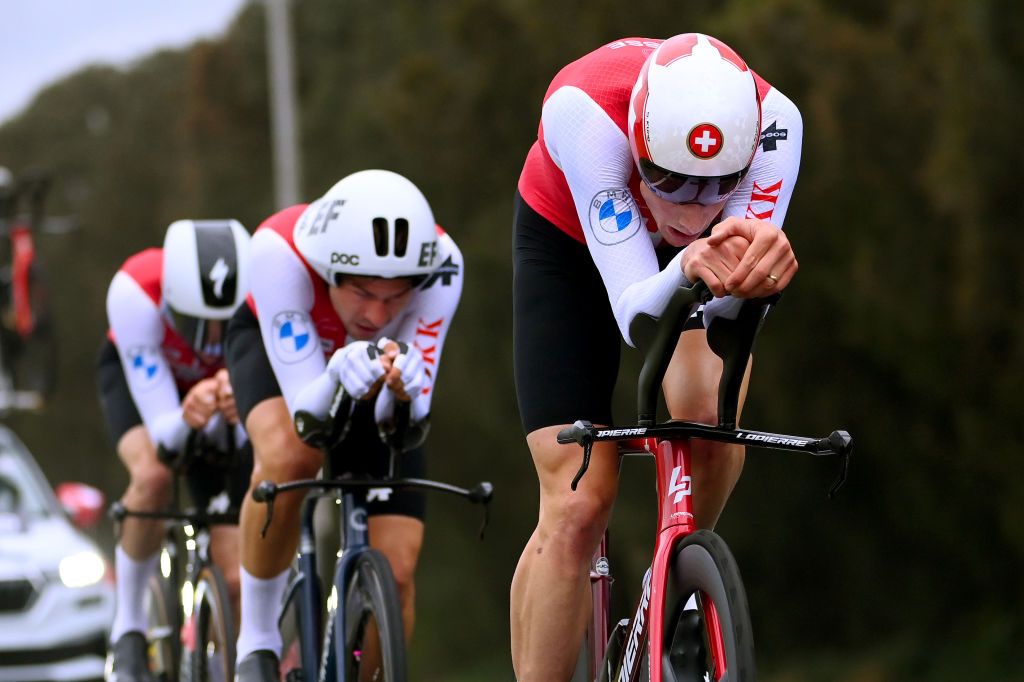 Stefan Kung leads the men's Team Relay trio