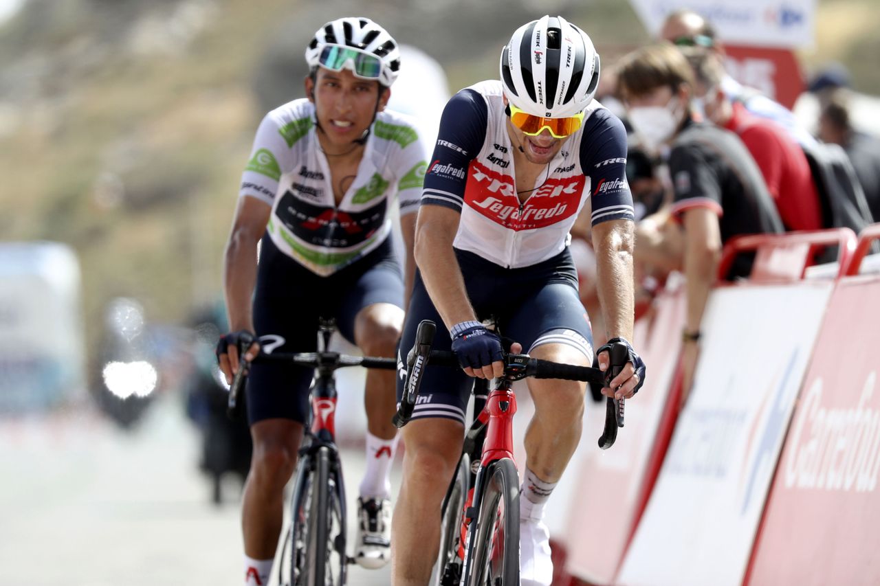 Vuelta Espana 2021 - 76th Edition - 9th stage Puerto Lumbreras - Alto de Velefique 188 km - 22/08/2021 - Giulio Ciccone (ITA - Trek - Segafredo) - Egan Bernal (COL - Ineos Grenadiers) - photo Luis Angel Gomez/BettiniPhoto&Acirc;&copy;2021
