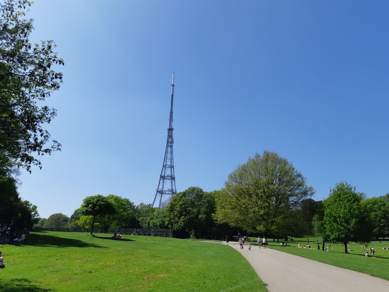 We get bold color that doesn&rsquo;t look too cartoonish, but the tower would look cleaner and sharper up close through the best higher-end phone cameras.