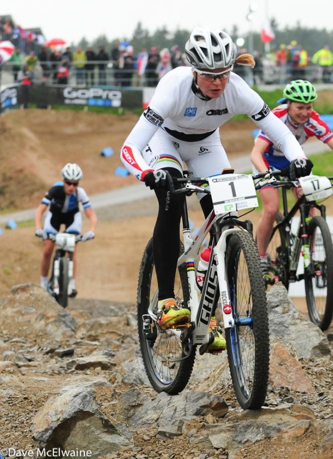 World Champion Alexandra Engen (Ghost Factory Racing) was having little problem with the rocks