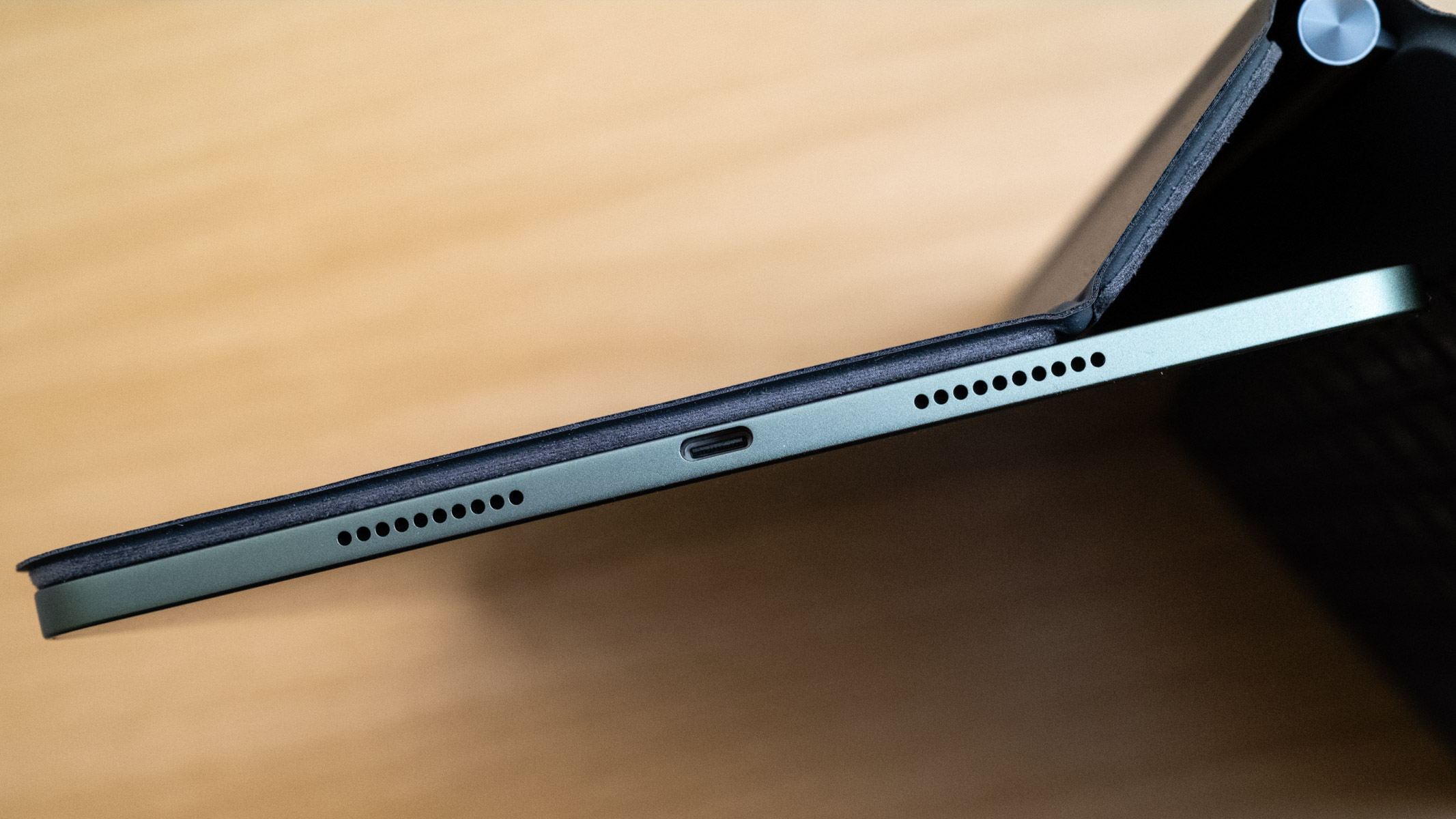 Xiaomi Pad 8 side detail