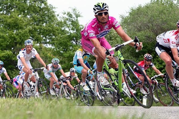 Daniele Bennati (Liquigas) rides in the maglia ciclamino.