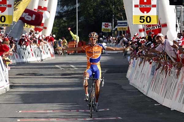 Thomas Dekker (Rabobank) crosses the line in first