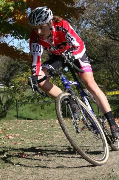 Race and NACT leader Natasha Elliott (Garneau Club Chaussures) made it look easy