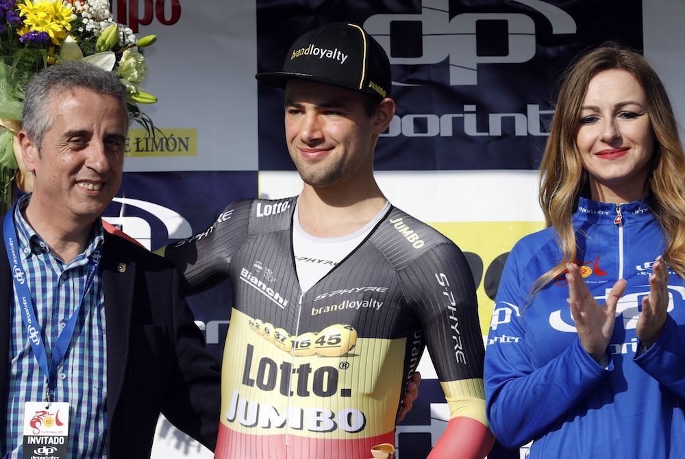 Victor Campenaerts atop the Ruta del Sol's stage 3 podium.