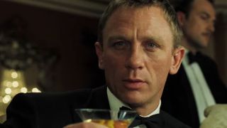 Daniel Craig holding a Vesper in Casino Royale.