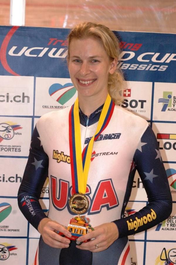 Sarah Hammer collected gold in the women's individual pursuit