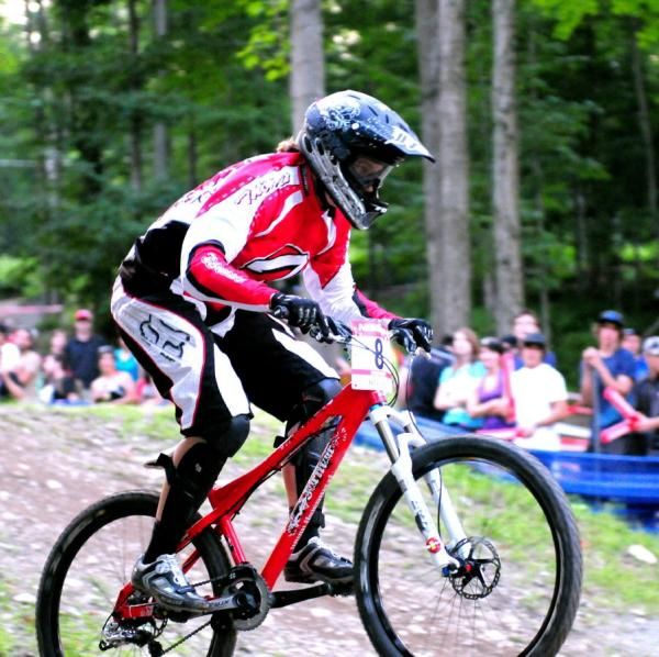 Lucia Oetjen goes on to finish eigth.