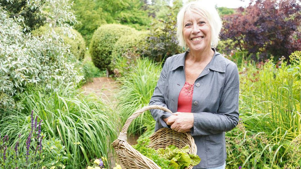 Explore Gardeners' World presenter Carol Klein's garden at Glebe ...