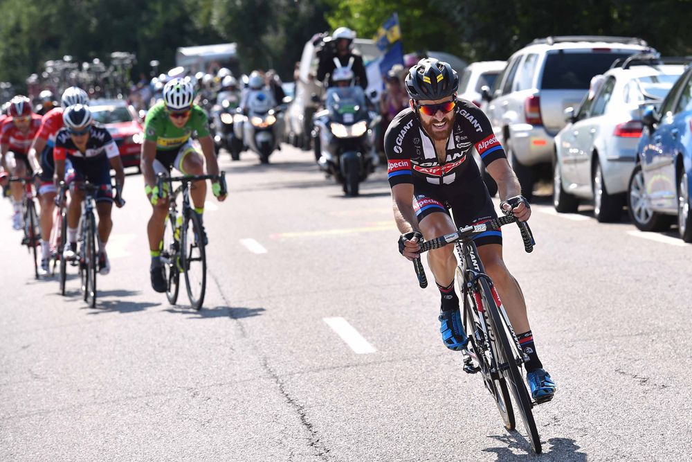 Simon Geschke (Giant Alpecin) goes on the attack