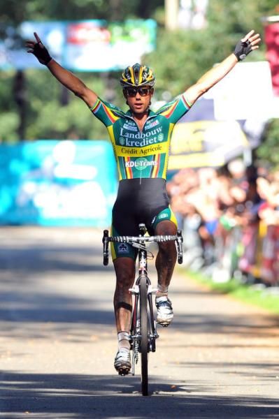 Sven Nys celebrates victory