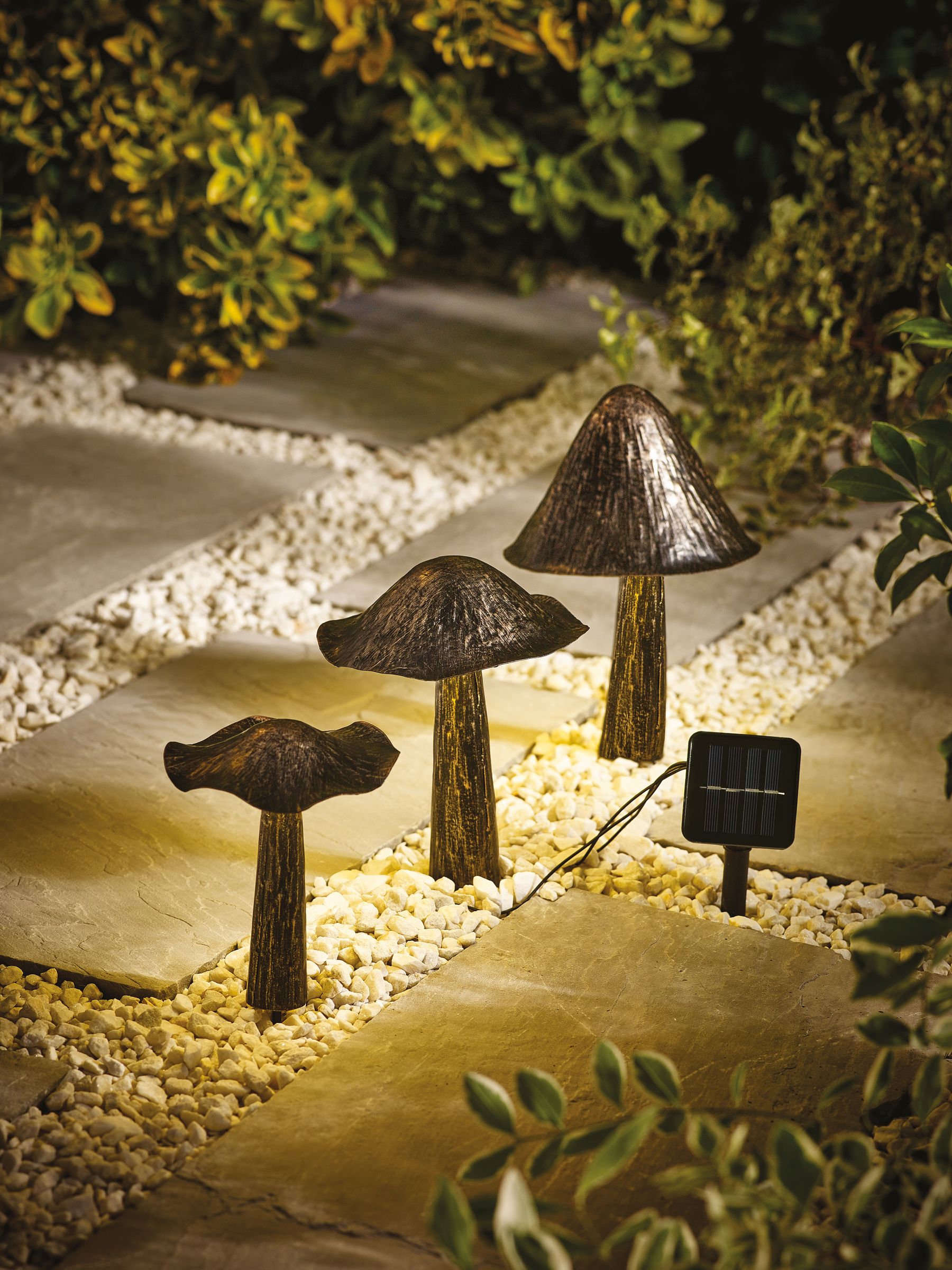 Set of 3 Black/bronze Solar Outdoor Light Up Metal Mushrooms