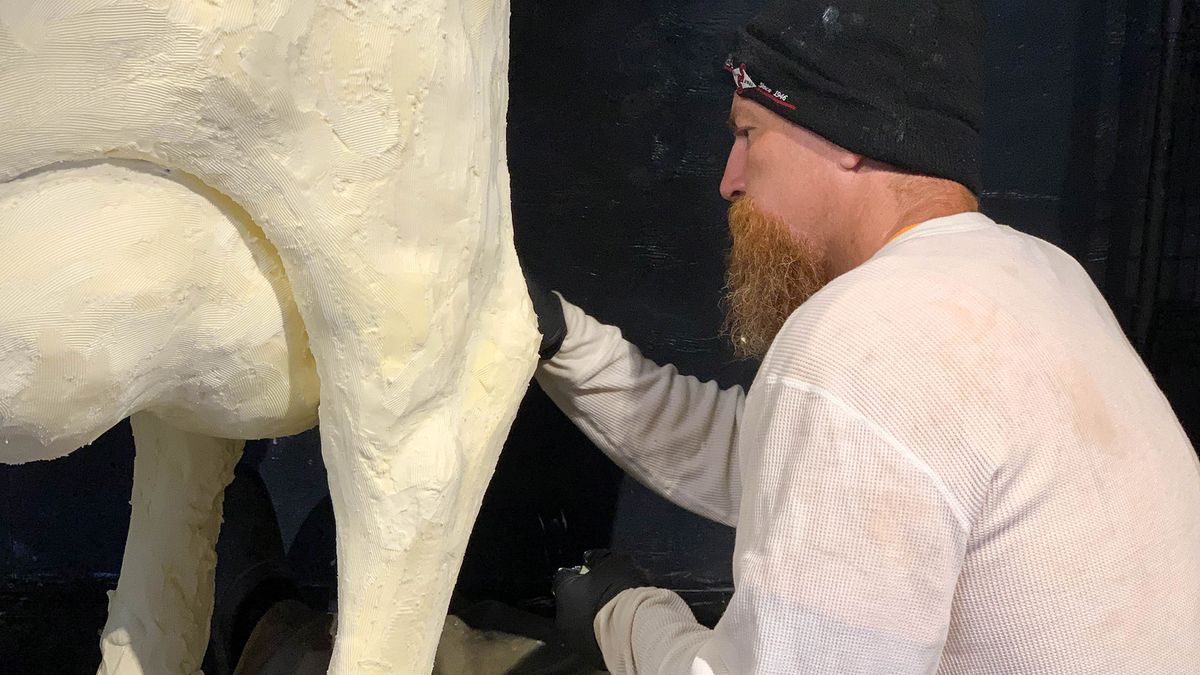 Matt Davidson sculpts the iconic American Dairy Association Mideast butter cow.