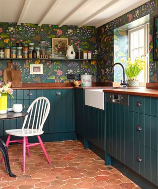 Deep green kitchen with borastapeter wallpaper