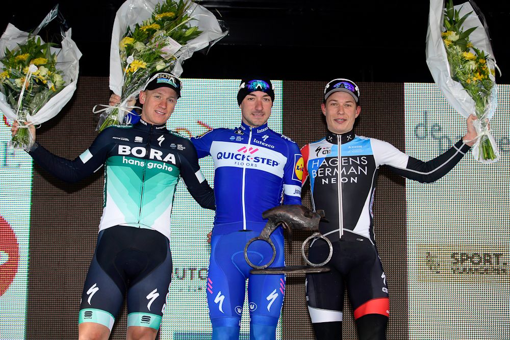Pascal Ackermann (Bora-Hansgrohe), Elia Viviani (Quick-Step Floors) and Jasper Philipsen (Hagens Berman Axeon)