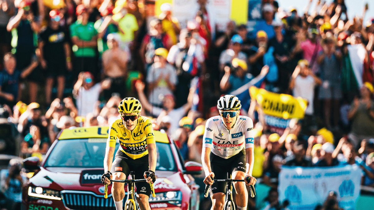 Jonas Vingegaard and Tadej Pogačar at the 2023 Tour de France