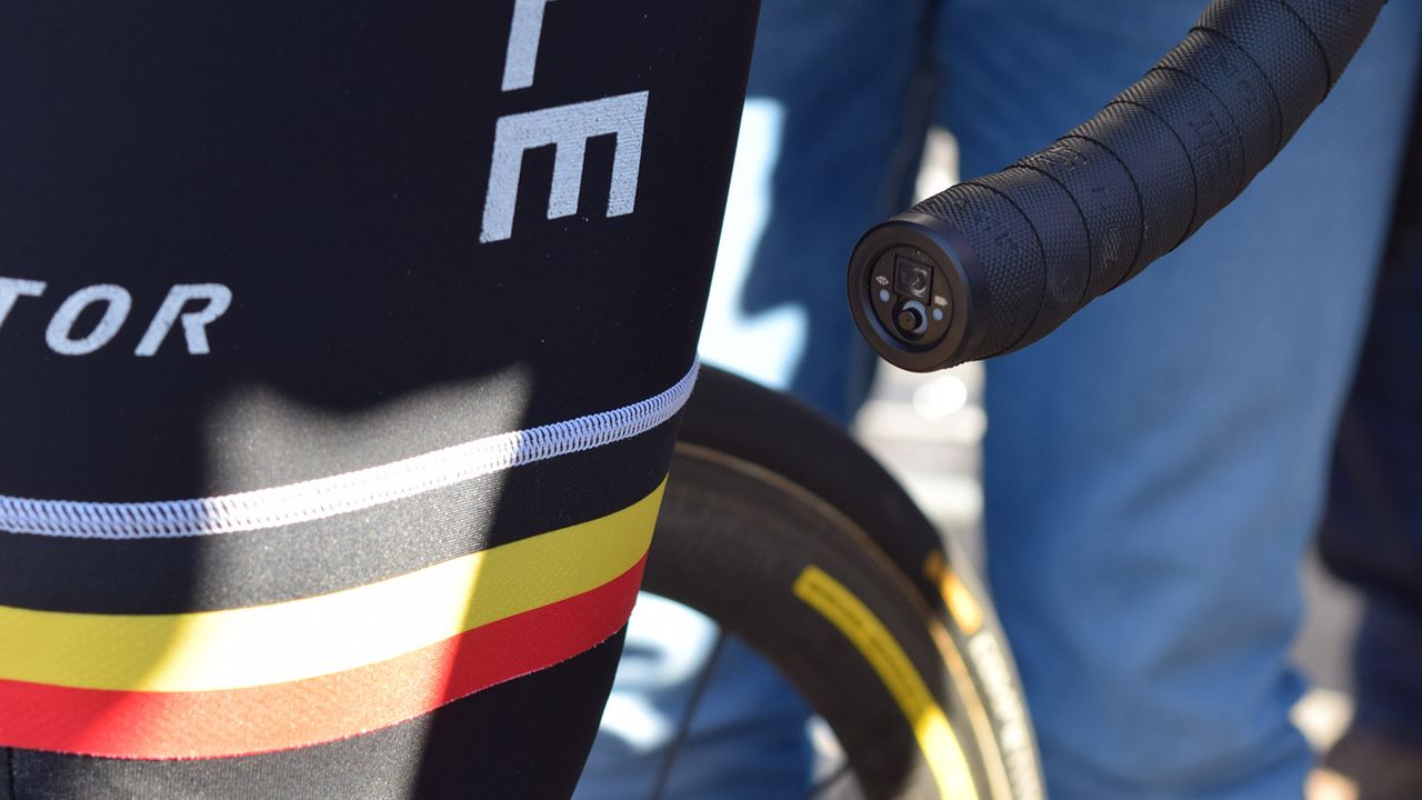 The Di2 interface box is located in the handlebar end