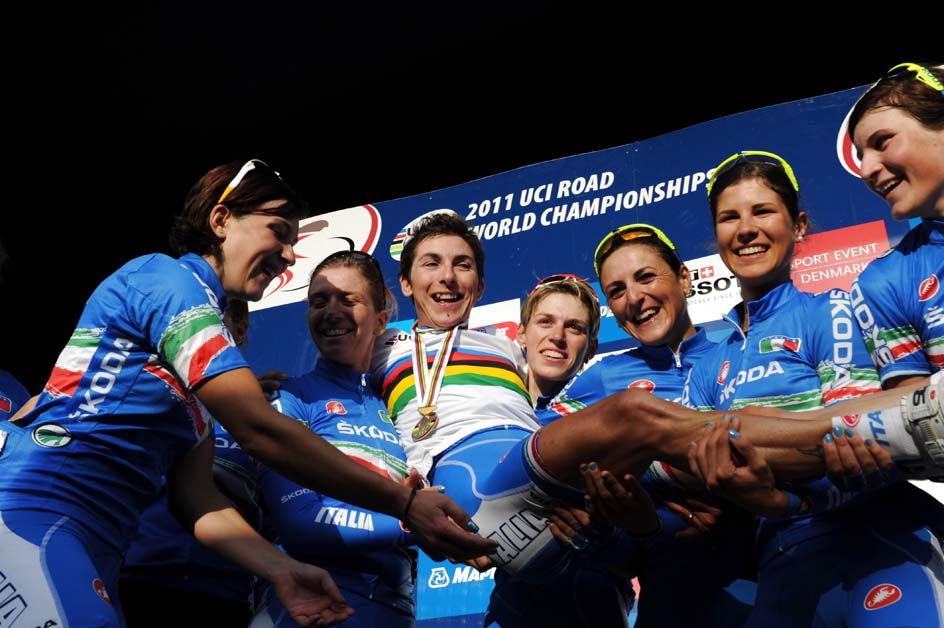 Giorgia Bronzini celebrates her 2011 victory with her teammates