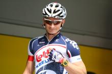 Andre Greipel (Lotto Belisol) signs on for Stage 1