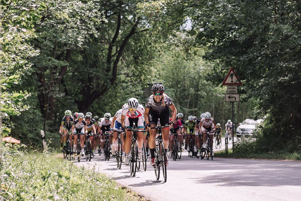 Tayler Wiles and Miriam Bj&oslash;rnsrud lead the chase.