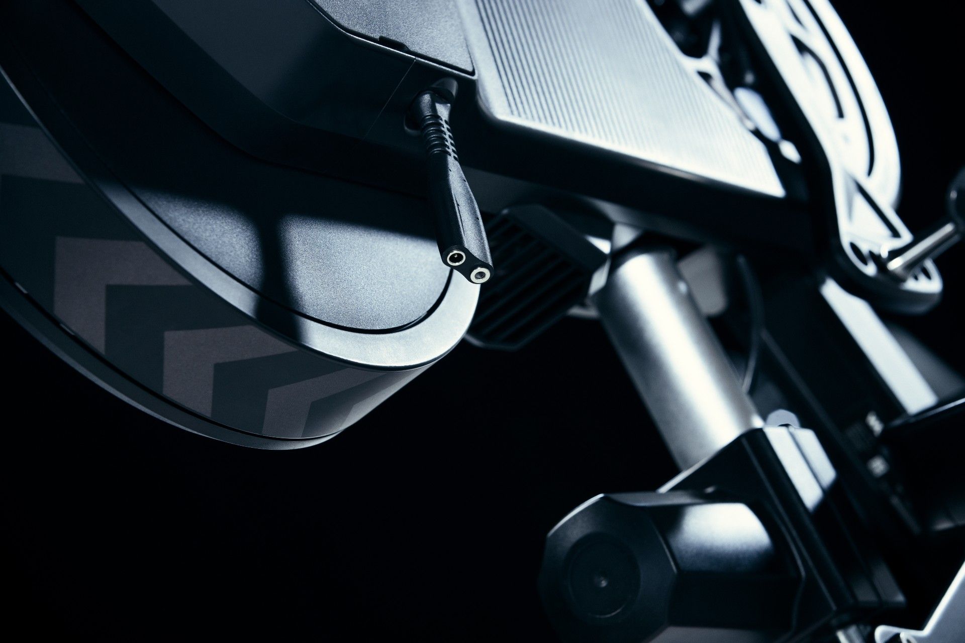 Wahoo Kickr Bike V2 Direct Connect port