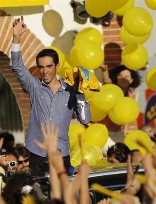 Alberto Contador mingles with his fans back in Pinto.