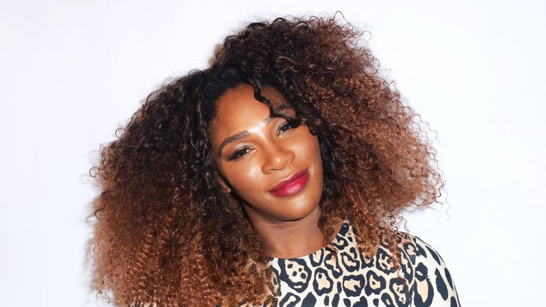 Hair, Hairstyle, Face, Jheri curl, Eyebrow, Lip, Beauty, Black hair, Long hair, Forehead,