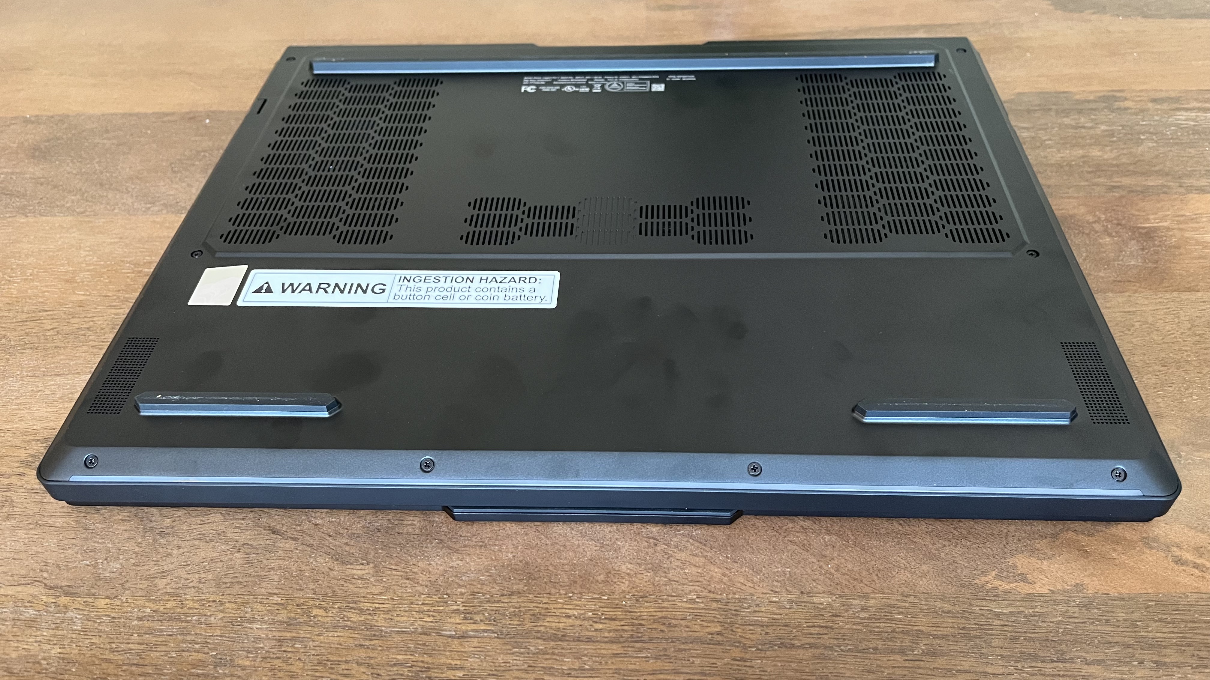 The underside of the Lenovo Legion Pro 7i