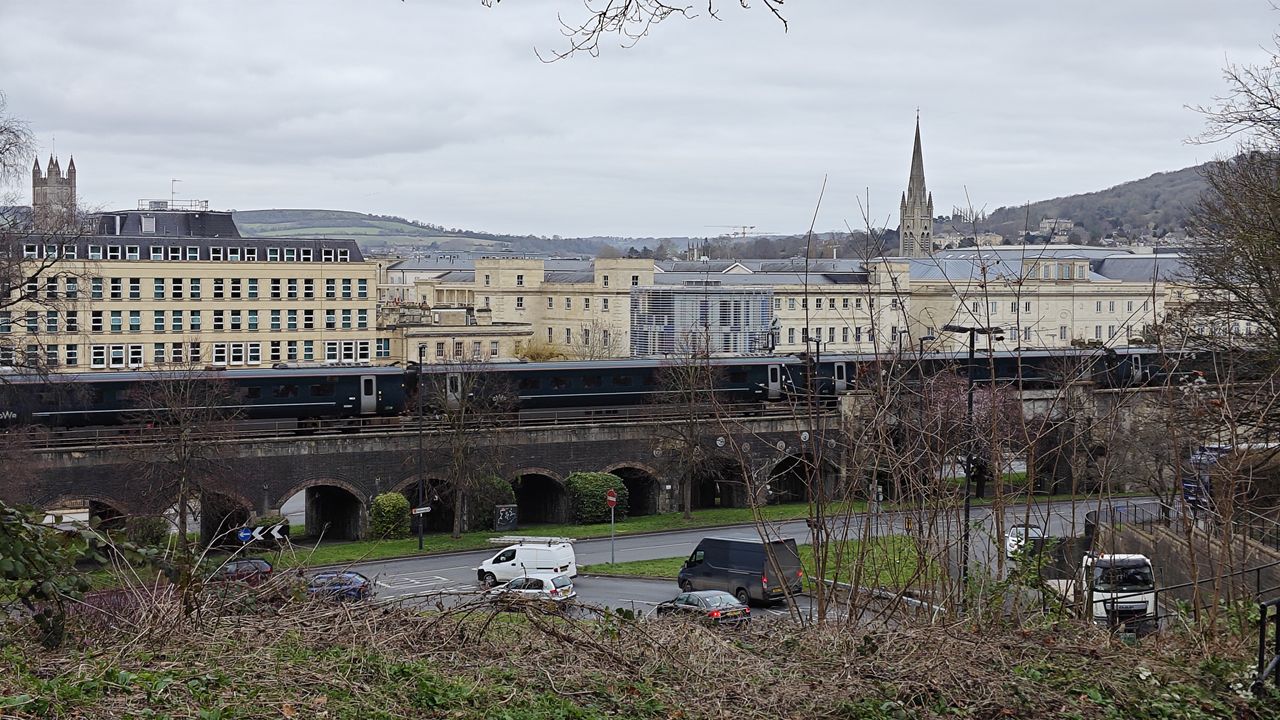 Testing the optical zoom on the Xiaomi 13, shooting a landscape in Bath