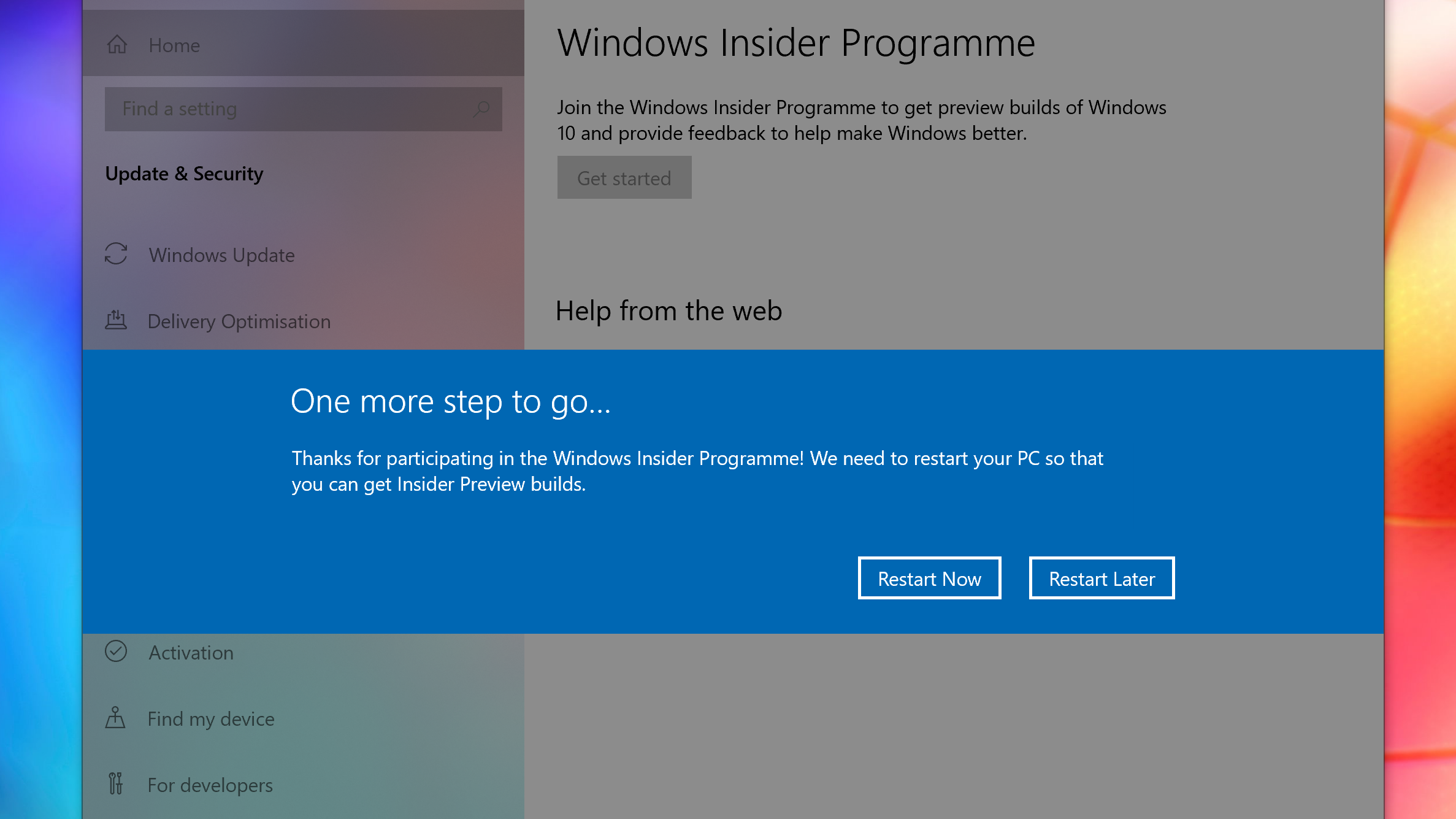 Tangkapan layar proses pengunduhan dan penginstalan Windows 11