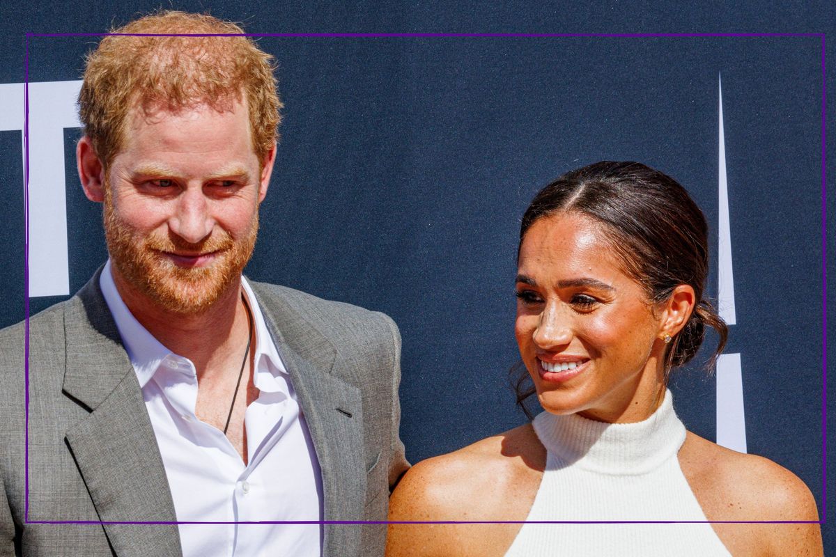 Meghan Markle and Prince Harry pose for Thanksgiving photo and fans are