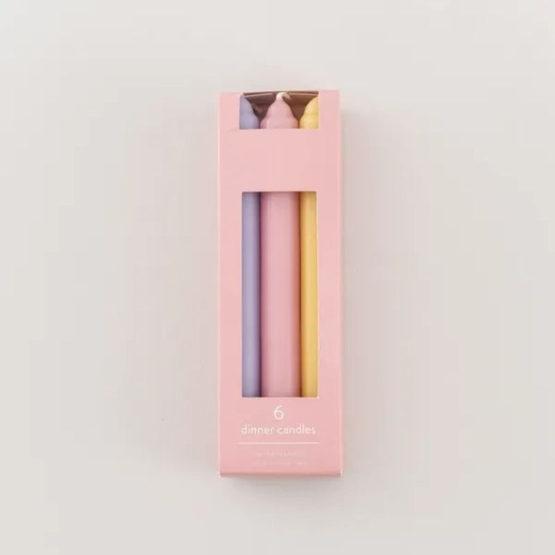 6 支装各式淡色晚餐蜡烛,装在粉色盒子里
