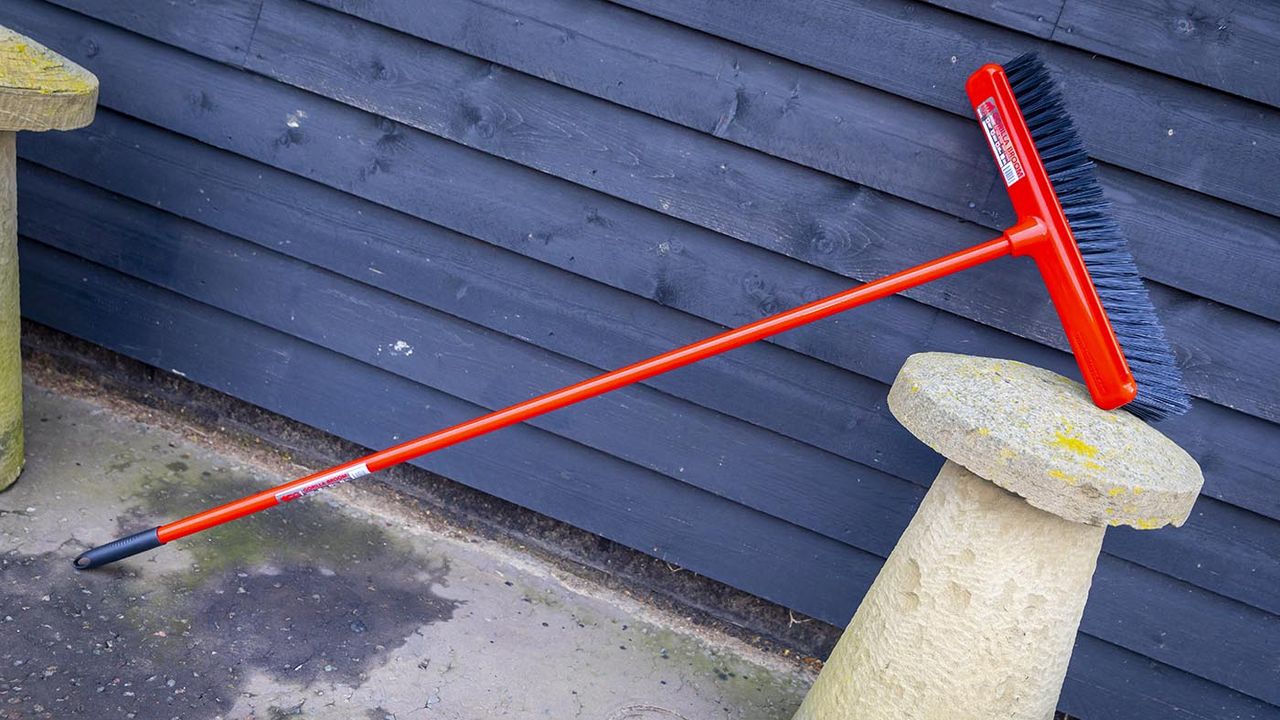 Red Gorilla Gorilla broom review