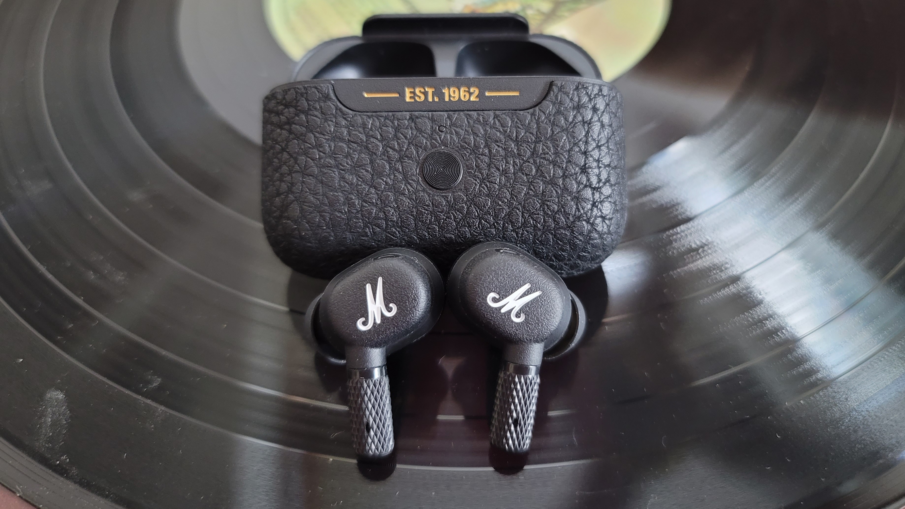 best noise-cancelling earbuds: Marshall Motif A.N.C.