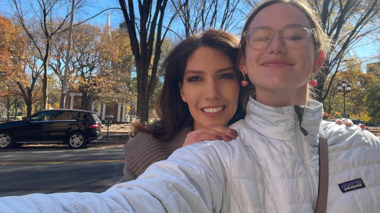 Jennifer Lopez&#039; sister Lynda with Violet Affleck