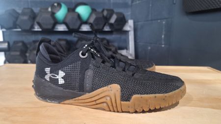 Under Armour TriBase Reign 6 shoe