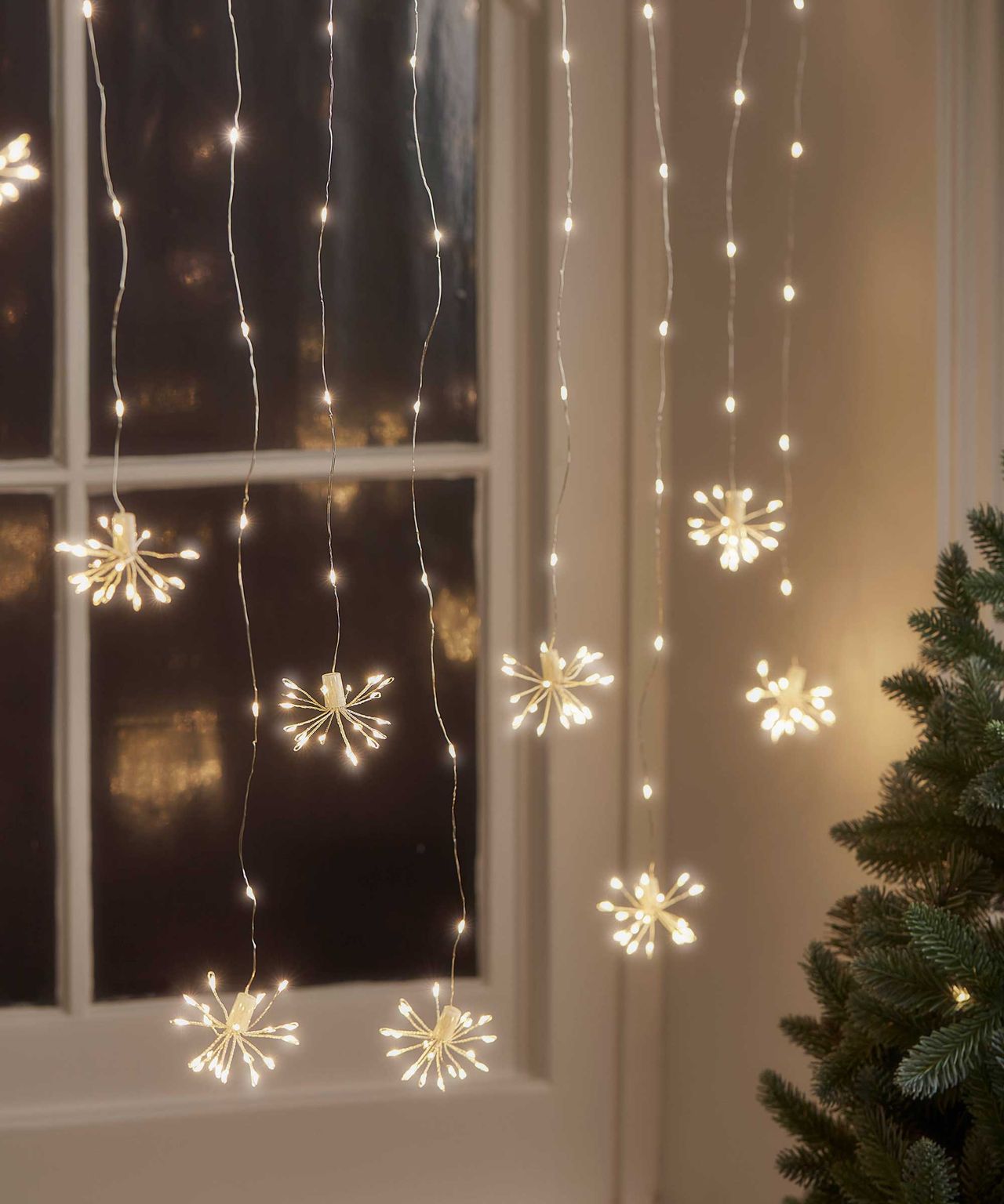 Christmas window lighting ideas 10 looks for a cozy glow Gardeningetc