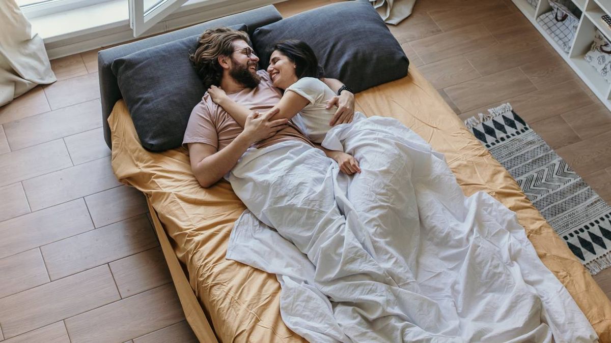 Here's How to Make the Scandinavian Sleep Comforter Hack Actually