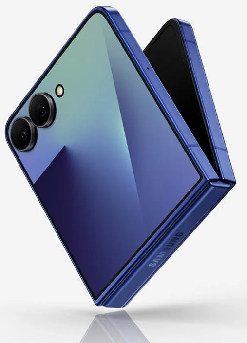 A leaked render of the Samsung Galaxy Z Flip 7