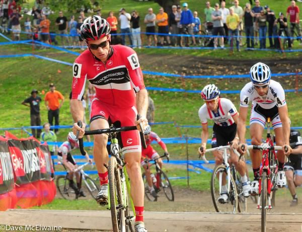 Dylan McNicholas (Cyclocrossworld.com) was leading most of the race favorites early in the race