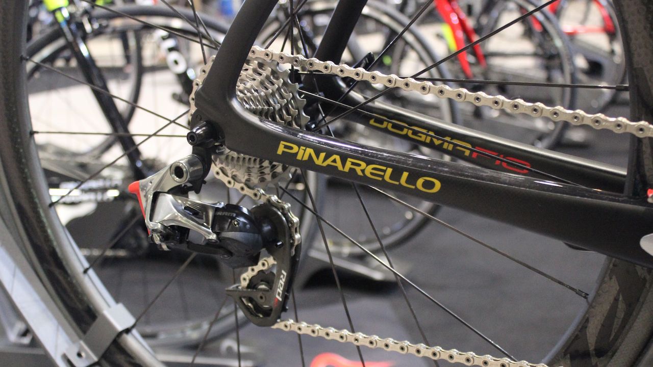 The Team WIGGINS bikes are equipped with SRAM Red eTap groupsets