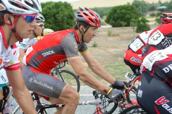 Chechu Rubiera (RadioShack) shows signs of his crash.
