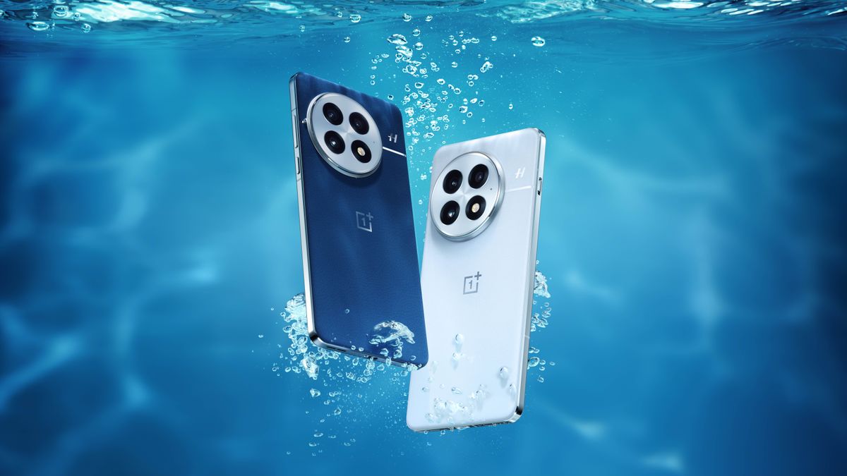 A OnePlus 13 phone in blue next to a OnePlus 13 phone in white underwater in a pool surrounded by bubbles