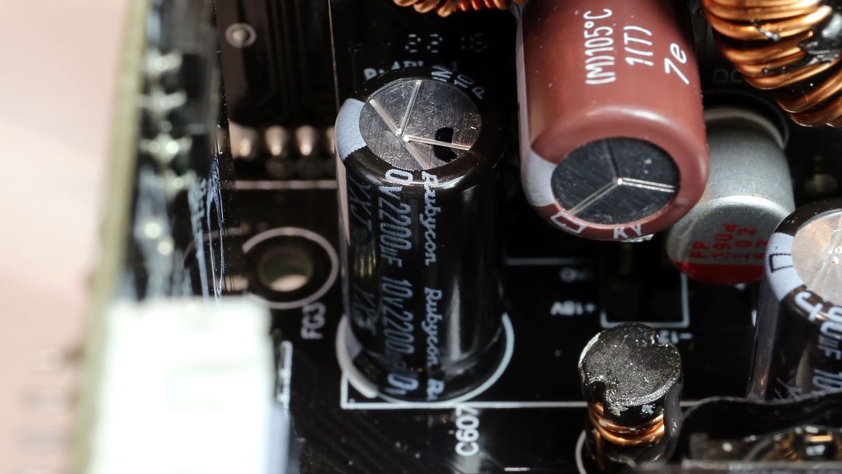 MSI MEG Ai1000P PCIe5